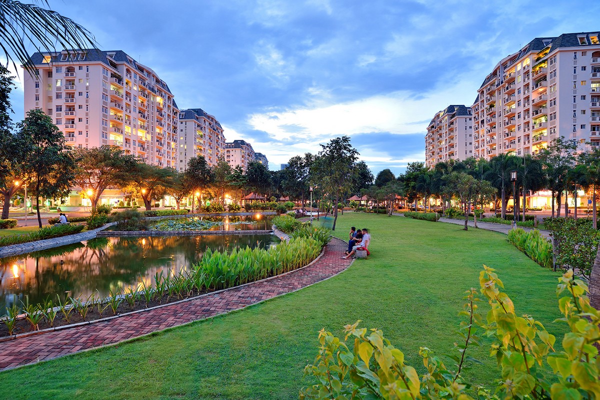 Công viên xanh mát tại khu đô thị Phú Mý Hưng